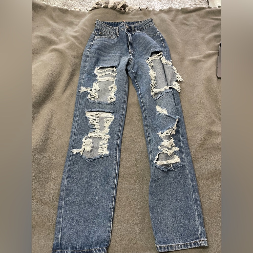 ripped baggy jeans